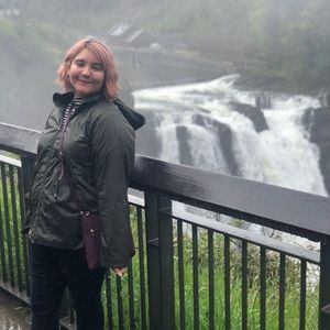 Meet your Posher, Jennifer